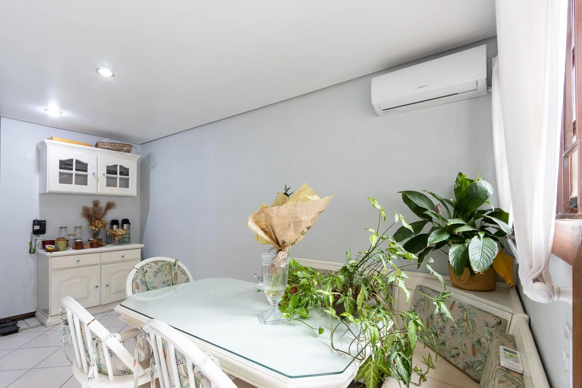 Imagem Casa Condominio para Venda - 175m², 3 dormitórios, sendo 1 suites, 4 vagas - Tristeza