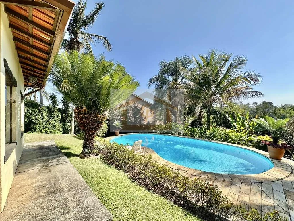 Imagem Rústica, TÉRREA em 4 lotes (1.880m²), 5 dormitórios / 3 suítes, piscina!