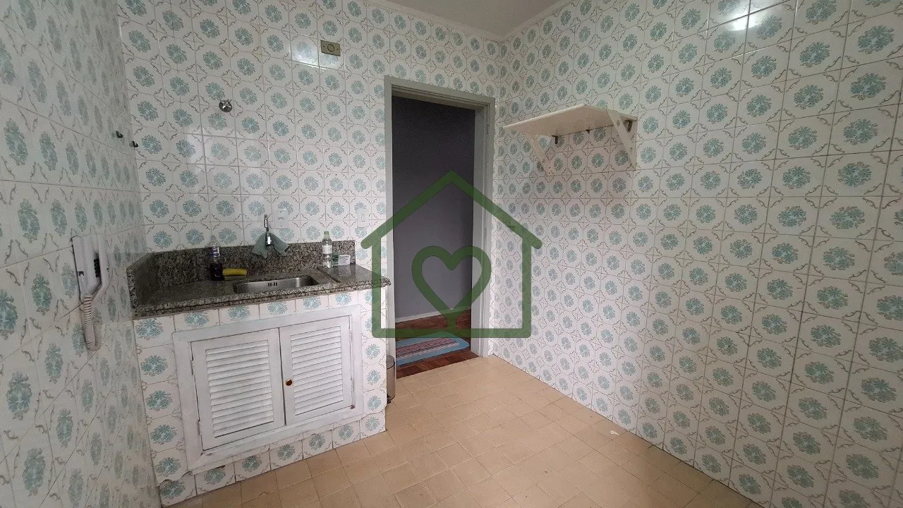 Imagem Apartamento 1 dormitório, de frente, sol da manhã, semi-mobiliado, banheiro com piso reformado, su...