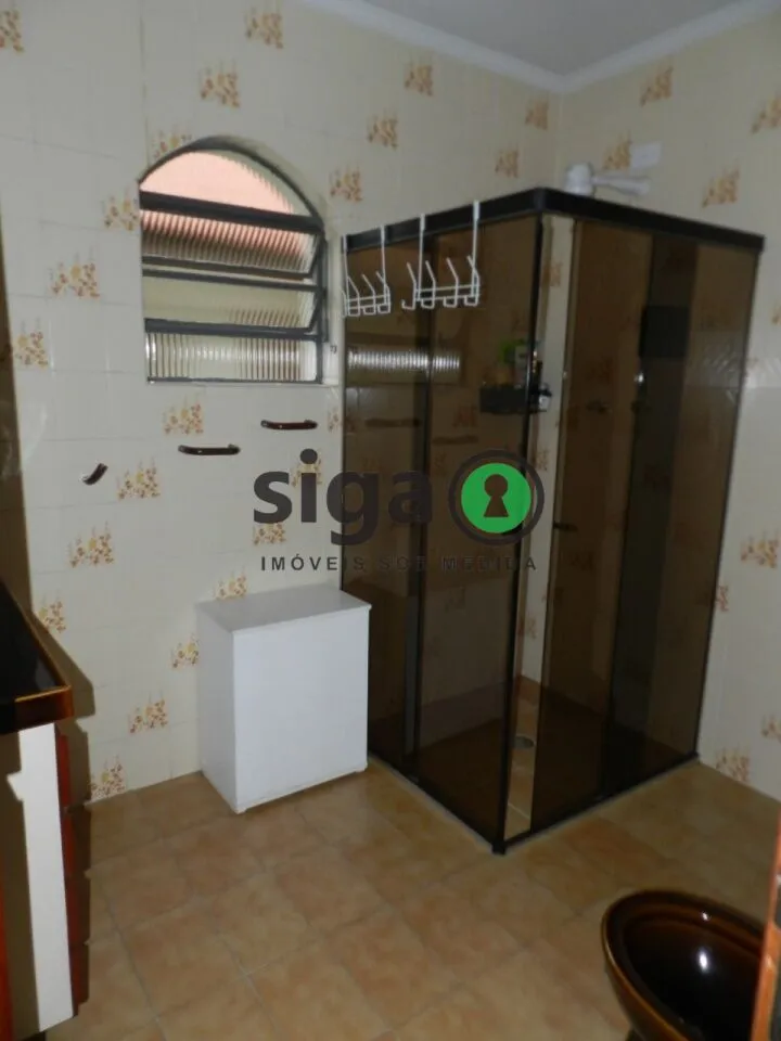 Imagem Casa Espaçosa com 5 Dormitórios e Quintal Próxima ao Metrô Vila Sônia.