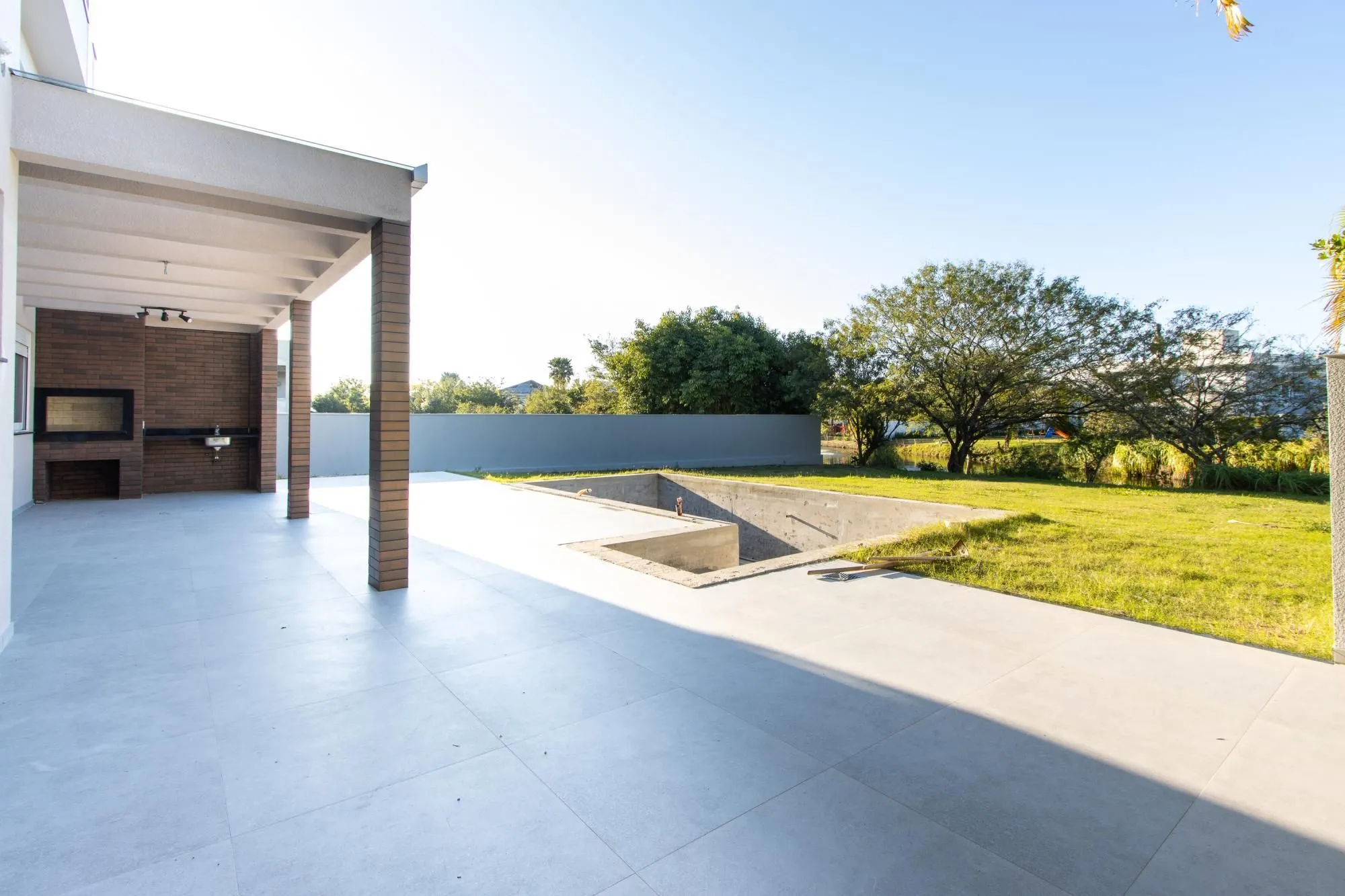 Imagem Linda Casa de 5 suítes com fundos Lago no TerraVille
