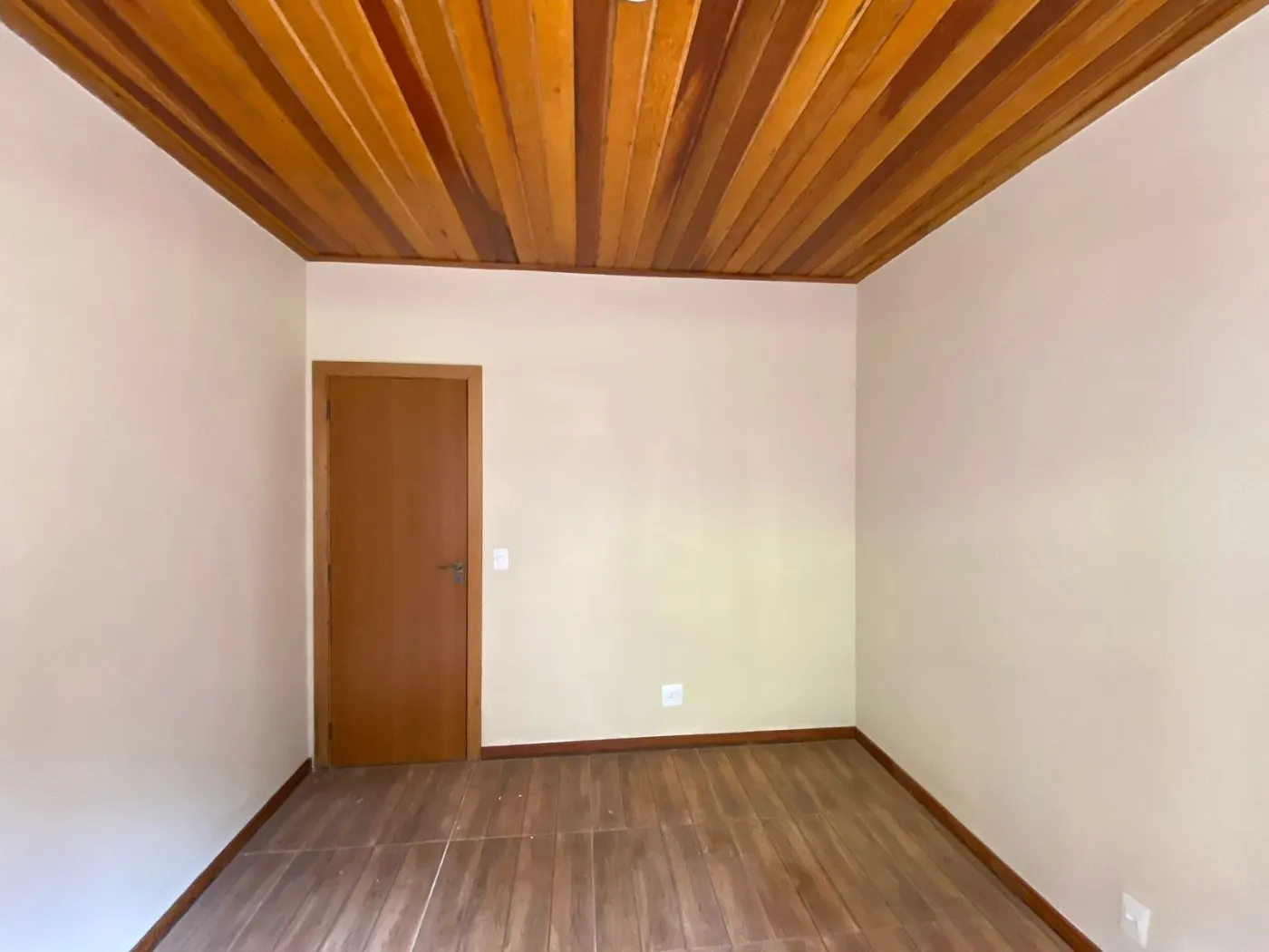 Imagem Casa em Condomínio para Venda em Teresópolis / RJ no bairro Granja Guarani