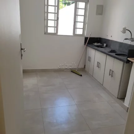 Imagem Sobrado comercial com 300 metros quadrados de terreno e 230 metros quadrados de área construída, 2...