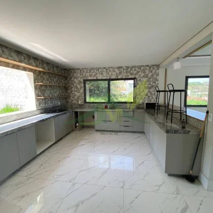 Imagem Linda chácara nova à venda dentro de Condomínio localizada em Piracaia