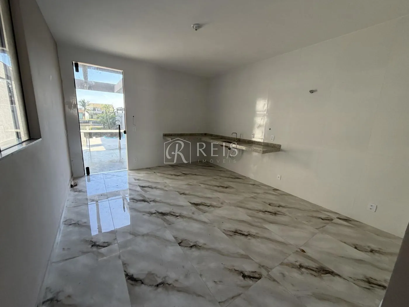 Imagem Casa para Venda em Rio das Ostras, Bosque Beira Rio, 3 dormitórios, 3 suítes, 4 banheiros, 4 vagas