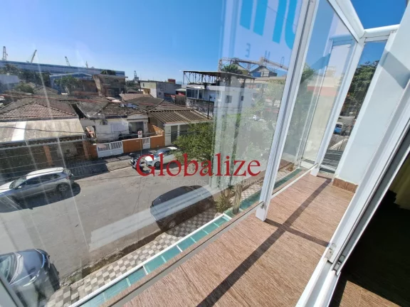 Imagem Casa triplex com 160m², 3 quartos, 1 suíte, churrasqueira e piscina por R$1.700.000,00 no Estuário em Santos