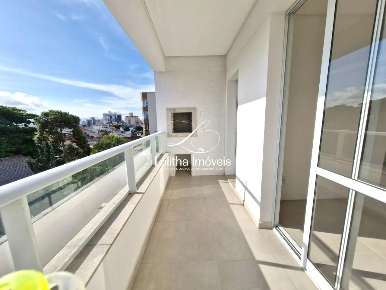Imagem APARTAMENTO NOVO À VENDA COM CHURRASQUEIRA E VISTA PANORÂMICA EM CAPOEIRAS - FLORIANÓPOLIS/SC