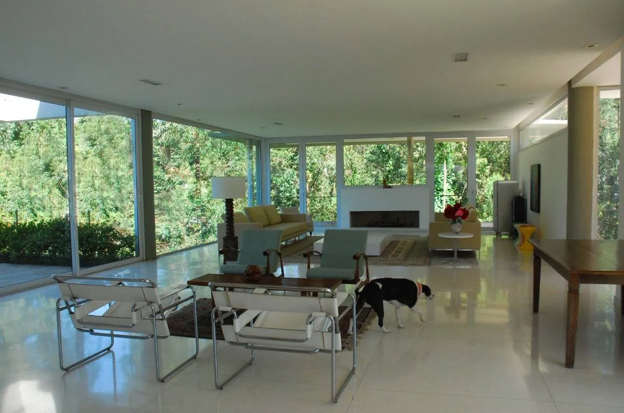Imagem Casa sobrado localizada no Residencial Tamboré 1.