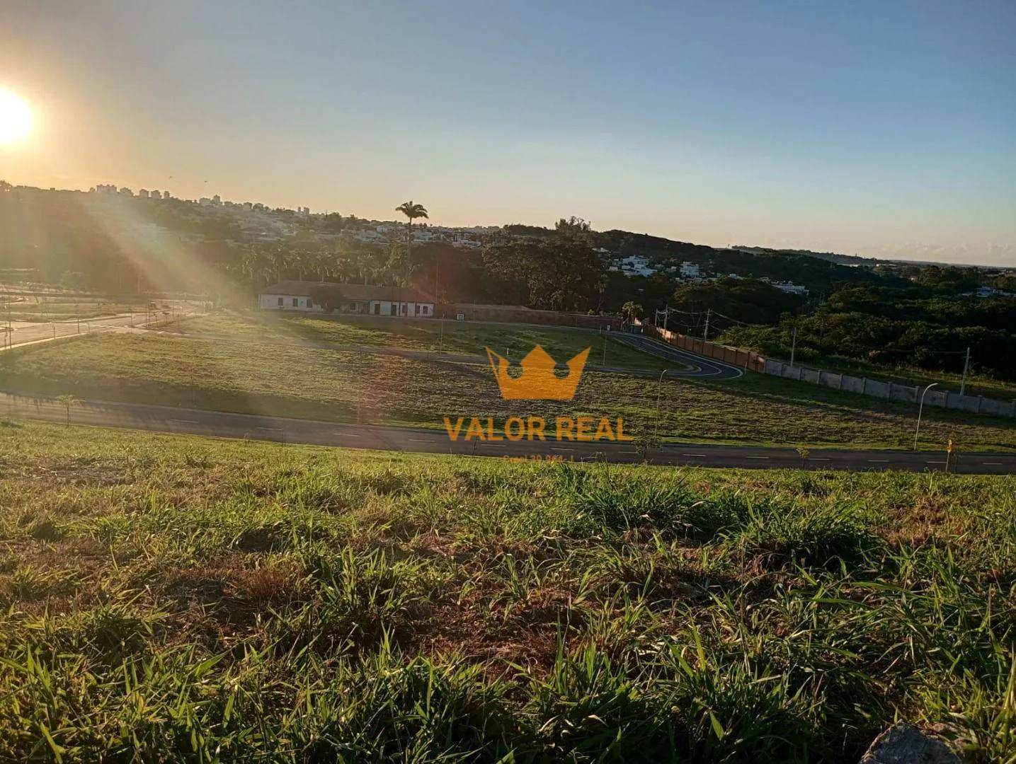 Imagem Terreno Exclusivo no Alphaville Dom Pedro Zero, 412 m2, R$ 990 mio