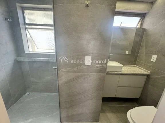 Imagem Totalmente reformado, este lindo apartamento oferece conforto, funcionalidade e uma localização pr...