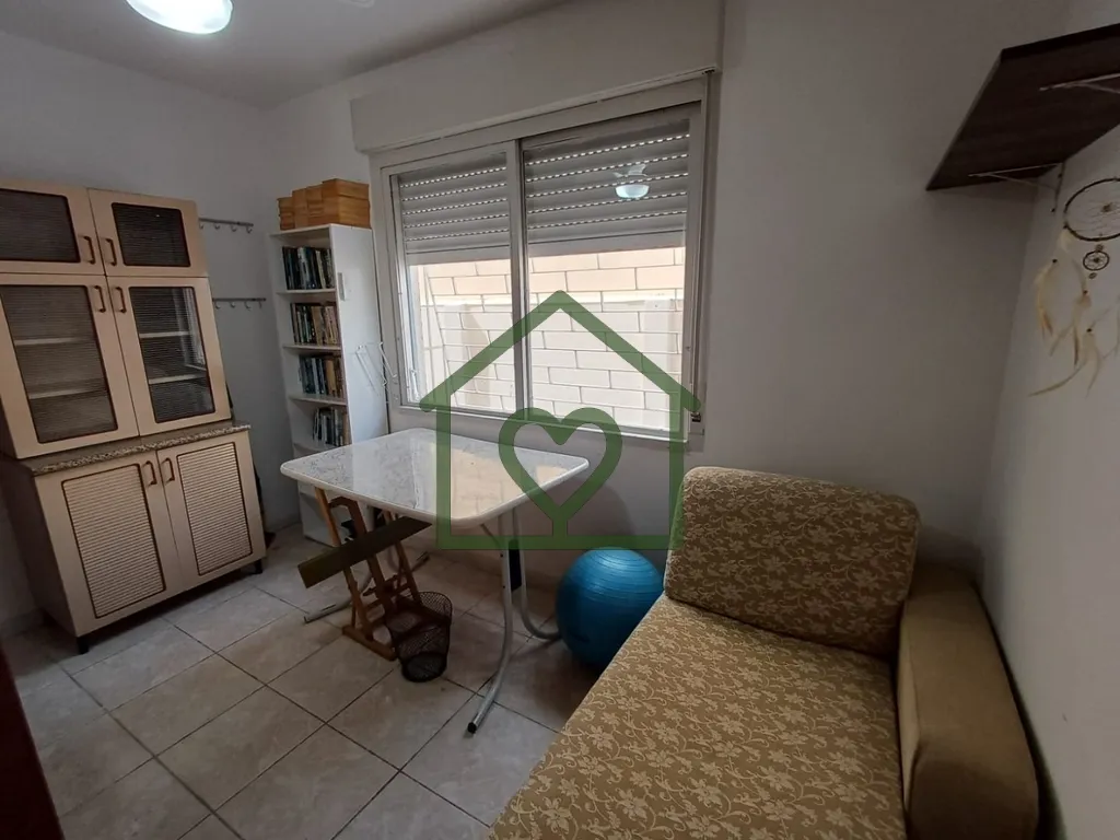Imagem Vendo ótimo apartamento 2 dormitórios cozinha e área de serviço, bem ventilado e baixo custo con...