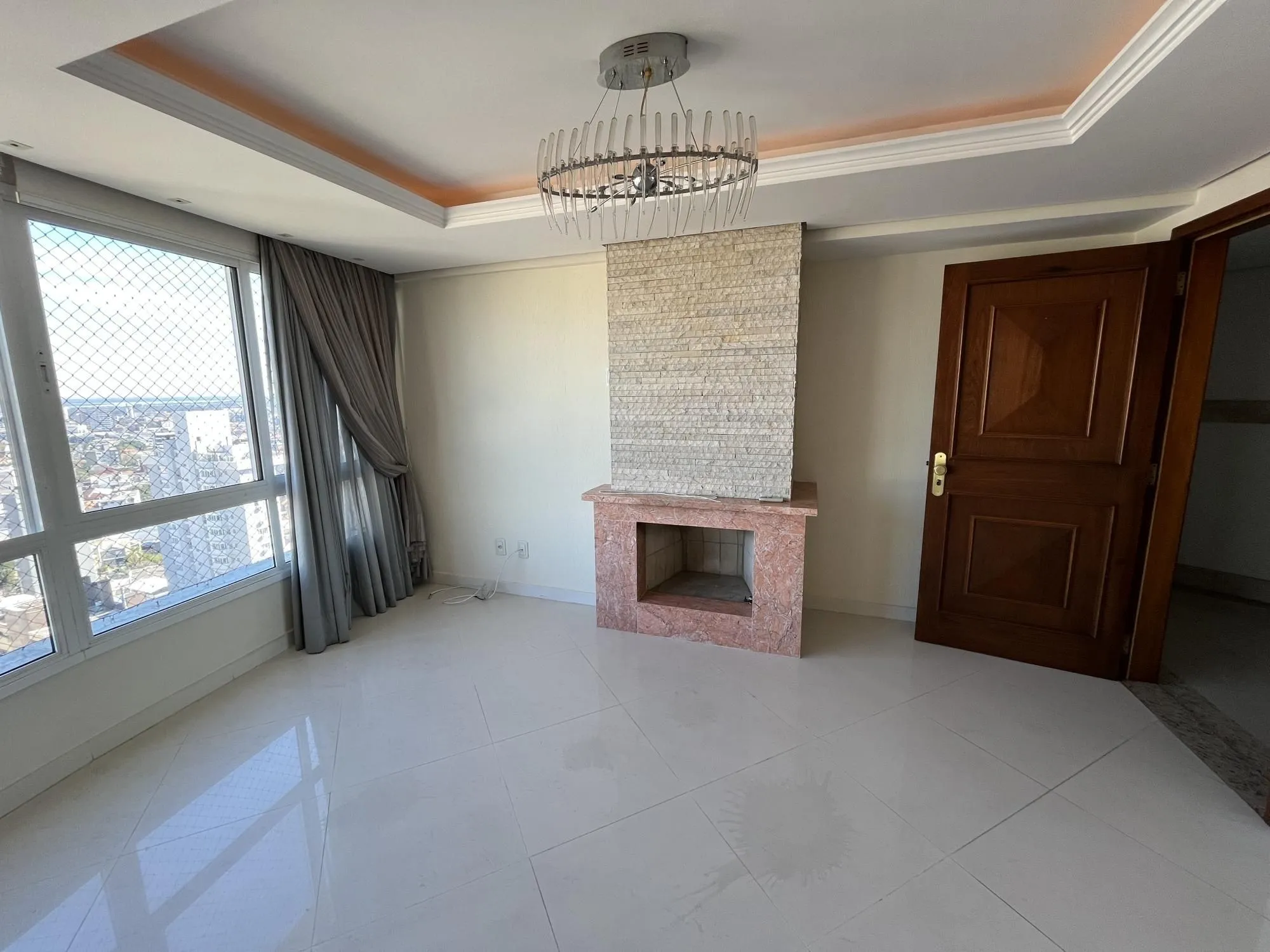 Imagem Apartamento de 3 quartos, suíte e 2 vagas de garagem no bairro Higienópolis POA