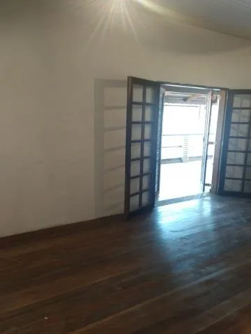 Imagem VENDA DE SOBRADO NO PARQUE NOSSA SRA. DO CARMO, 258m² com 2 suítes, churrasqueira, sala com lareira, quintal amplo e 06 vagas. CONSULTE-NOS.