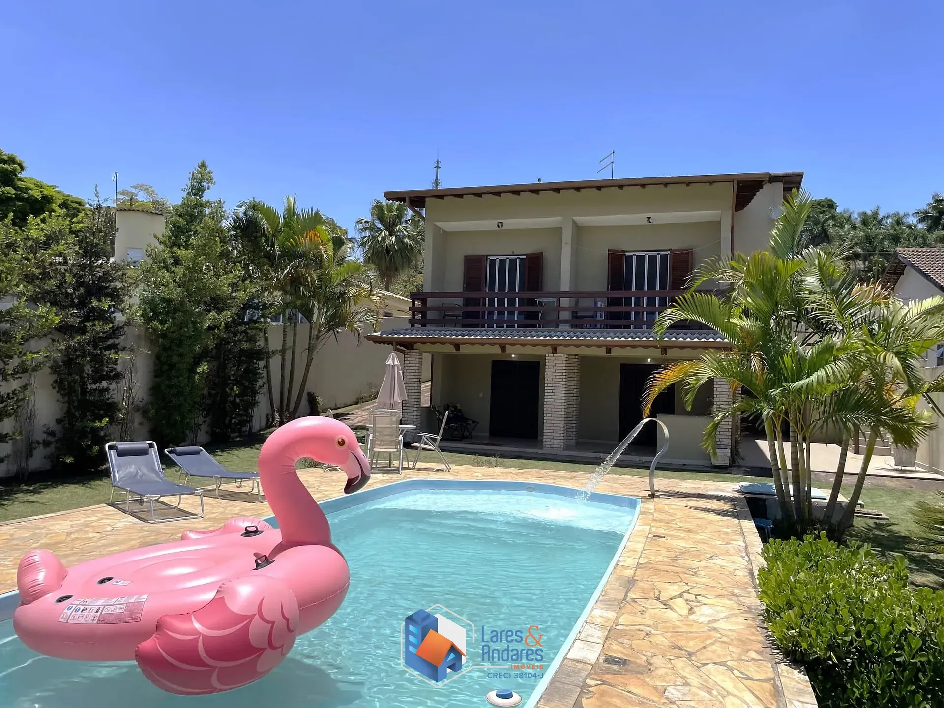 Foto do imóvel Casa de ótimo lazer para família à venda, Parque Dom Henrique, Cotia, SP em Rua Pedro Taques
