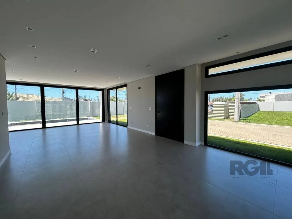 Imagem Casa de Condomínio em Atlântida Sul