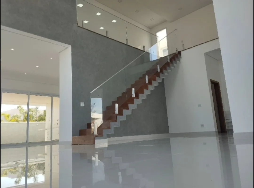 Imagem Sobrado Impecável no Alphaville 1 ? 4 Suítes, Pé Direito Duplo e Design Moderno