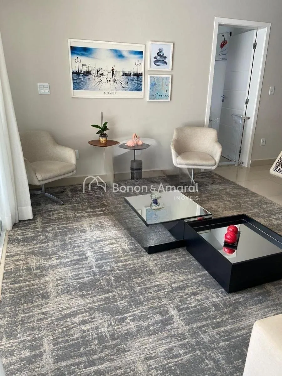 Imagem Casa À Venda com 4 Quartos e 5 Banheiros por R$ 2.350.000 no Swiss Park