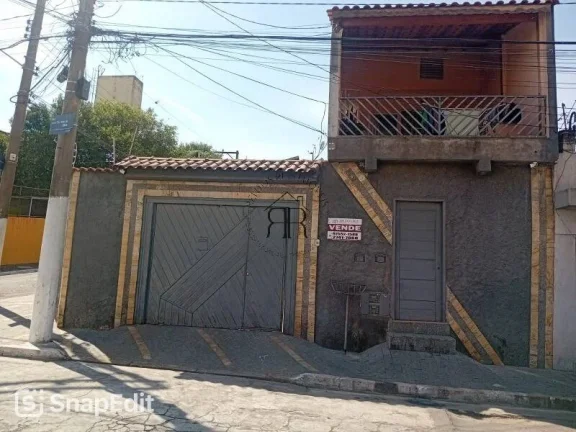 Imagem No local tem 2 casas. Entradas independentes com água, luz separadas. Uma em cima e outra embaixo. ...