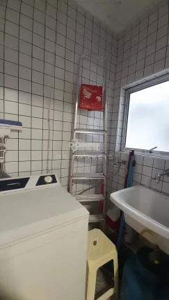 Imagem Apartamento à venda na Praia da Enseada com 4 dormitórios e 2 suítes