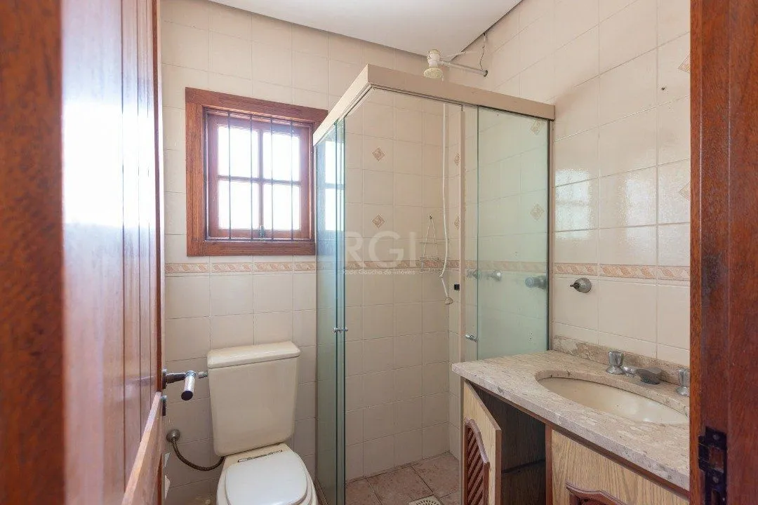 Imagem Casa para Venda - 460m², 4 dormitórios, sendo 1 suites, 4 vagas - Cristal