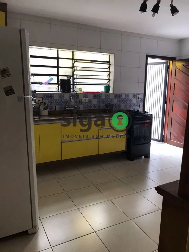 Imagem Casa Espaçosa com Quintal e 3 Dormitórios no Brooklin para Venda
