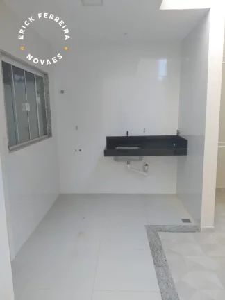 Imagem Belíssima casa duplex composta de 3 suítes área de lazer com piscina e churrasqueira em finíssimo acabamento.