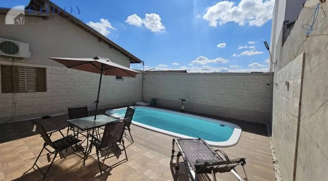 Imagem Casa moderna com 3 dormitórios, suíte, área gourmet e piscina aquecida