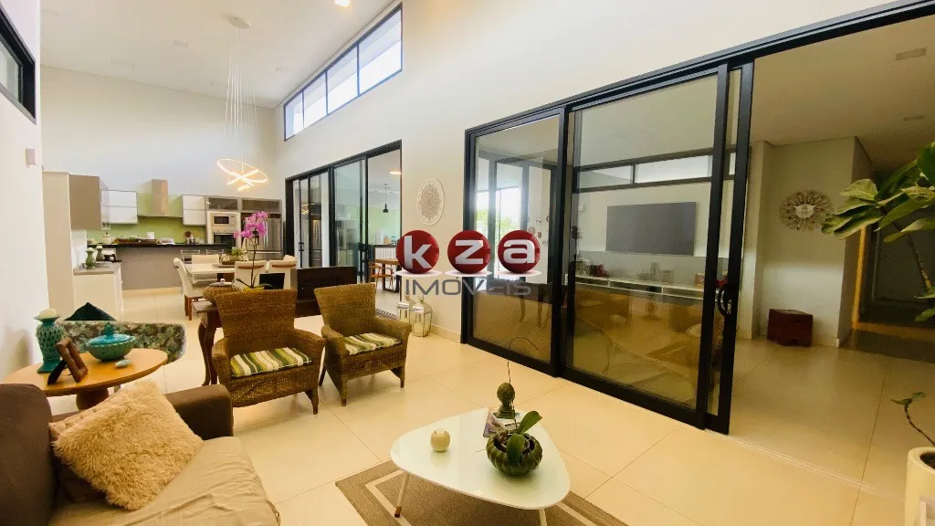 Imagem Casa de Luxo à Venda em Condomínio Exclusivo em Valinhos-SP: 3 quartos, 3 suítes, 3 salas, 5 banheiros, 2 vagas de garagem, 317m².
