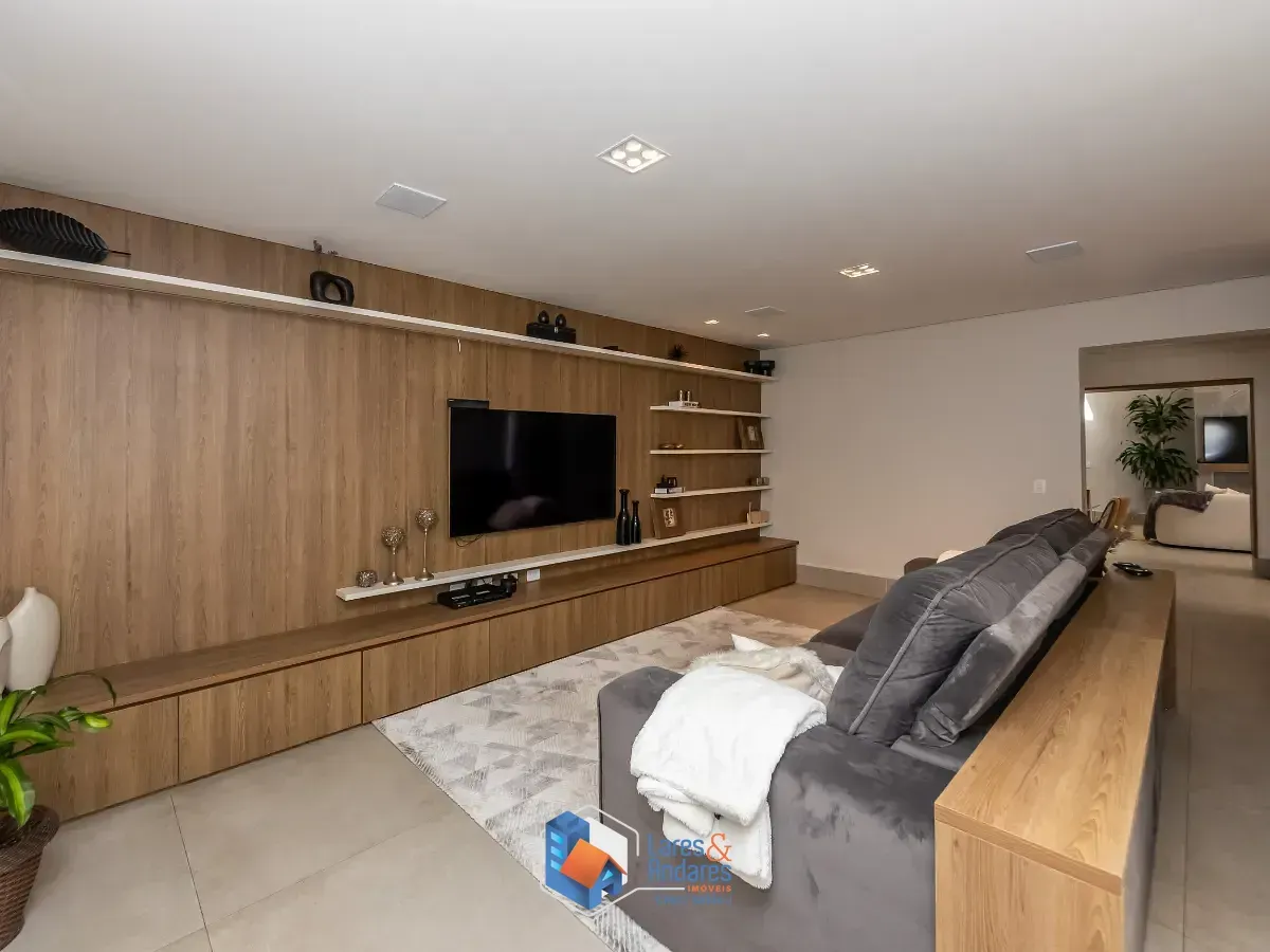 Imagem Casa para venda em Planalto Paulista com 4 quartos, sendo 2 suítes, 319m²
