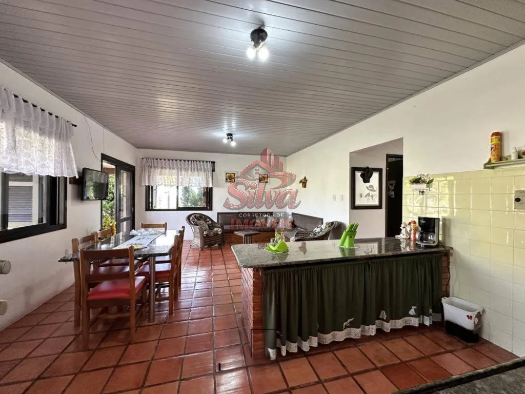 Imagem 1135 |Casa com 3 Dormitórios no Centro a 300m do Mar