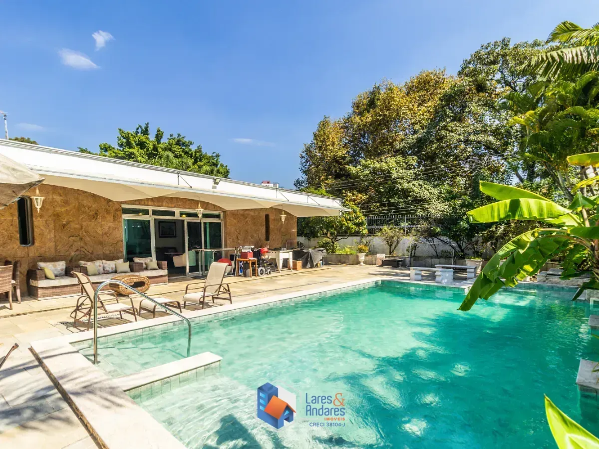 Imagem Casa para venda em Pinheiros com 5 quartos, sendo 5 suítes, 735m²