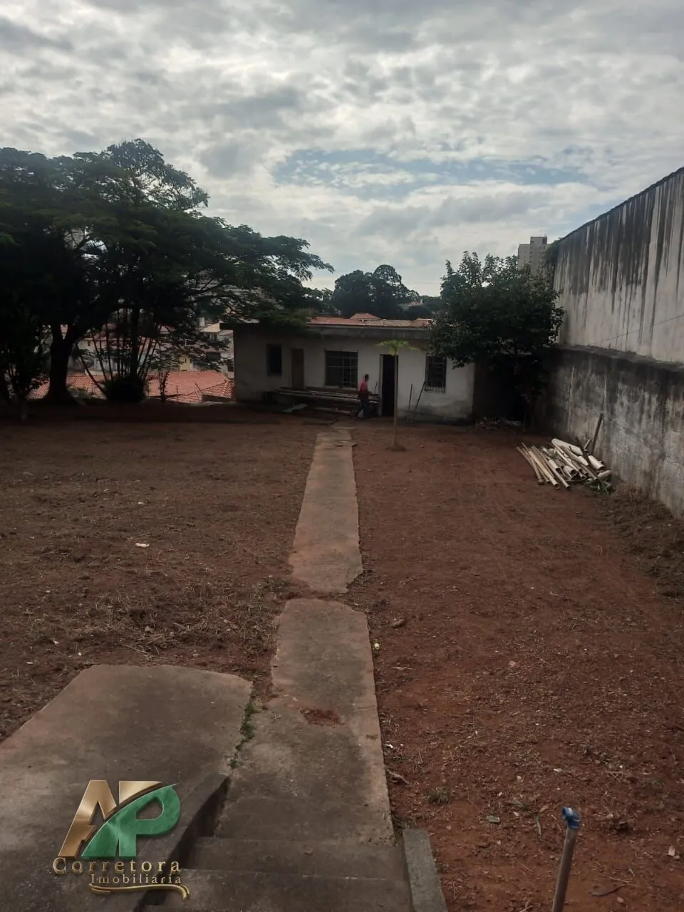 Imagem OPORTUNIDADE RARA: TERRENO COM 1.033 m² PERTO DO METRÔ VILA SÔNIA!