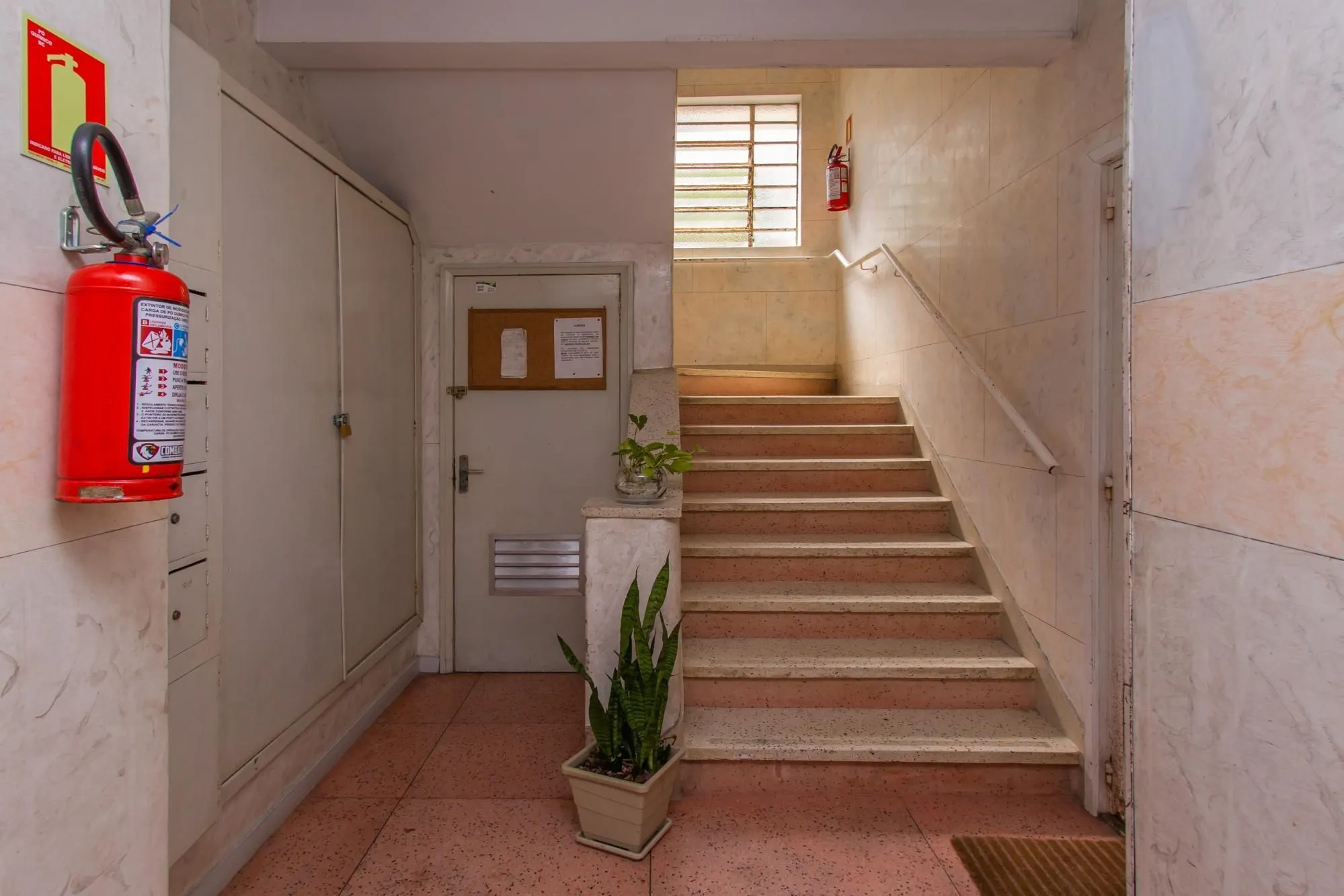 Imagem Apartamento Garden com 2 quartos e 94m² à venda em Rio Branco, Porto Alegre.