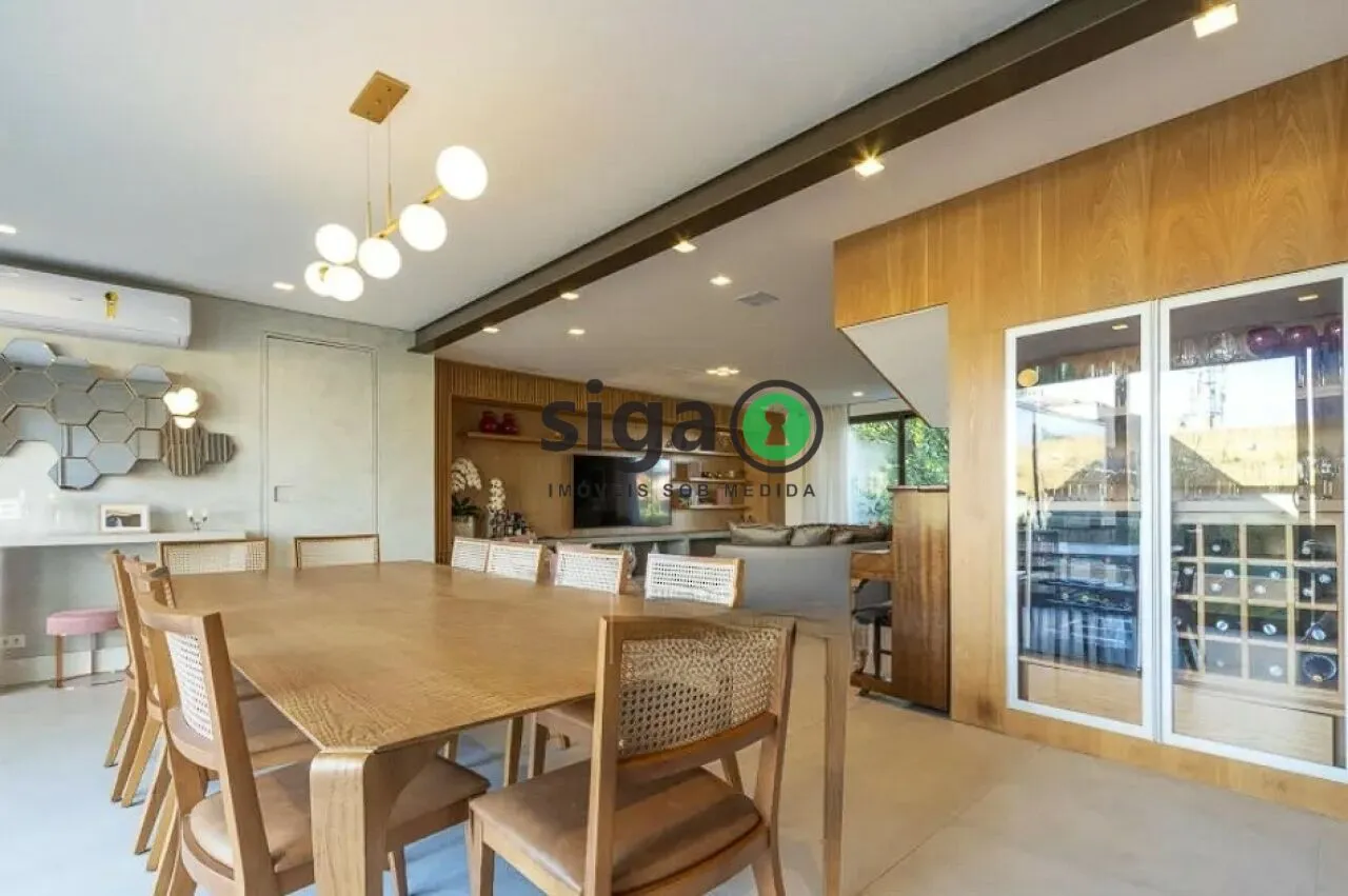 Imagem Casa em Rua fechada a venda na Cidade Jardim com 4 quartos