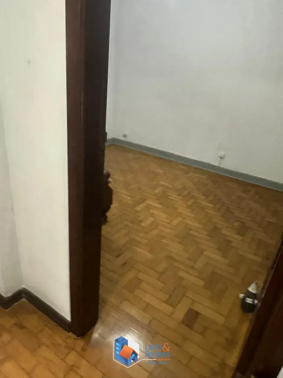 Imagem Sobrado para venda em Mirandópolis com 5 quartos, sendo 1 suíte, 140m²