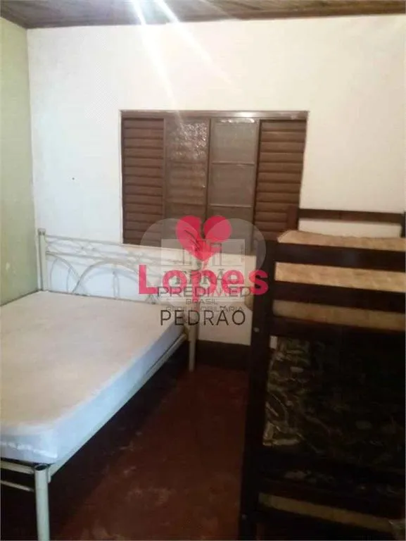 Imagem Fazenda/Sítios/Chácaras de 3 quartos, 26765m² no bairro Centro, em Areiópolis