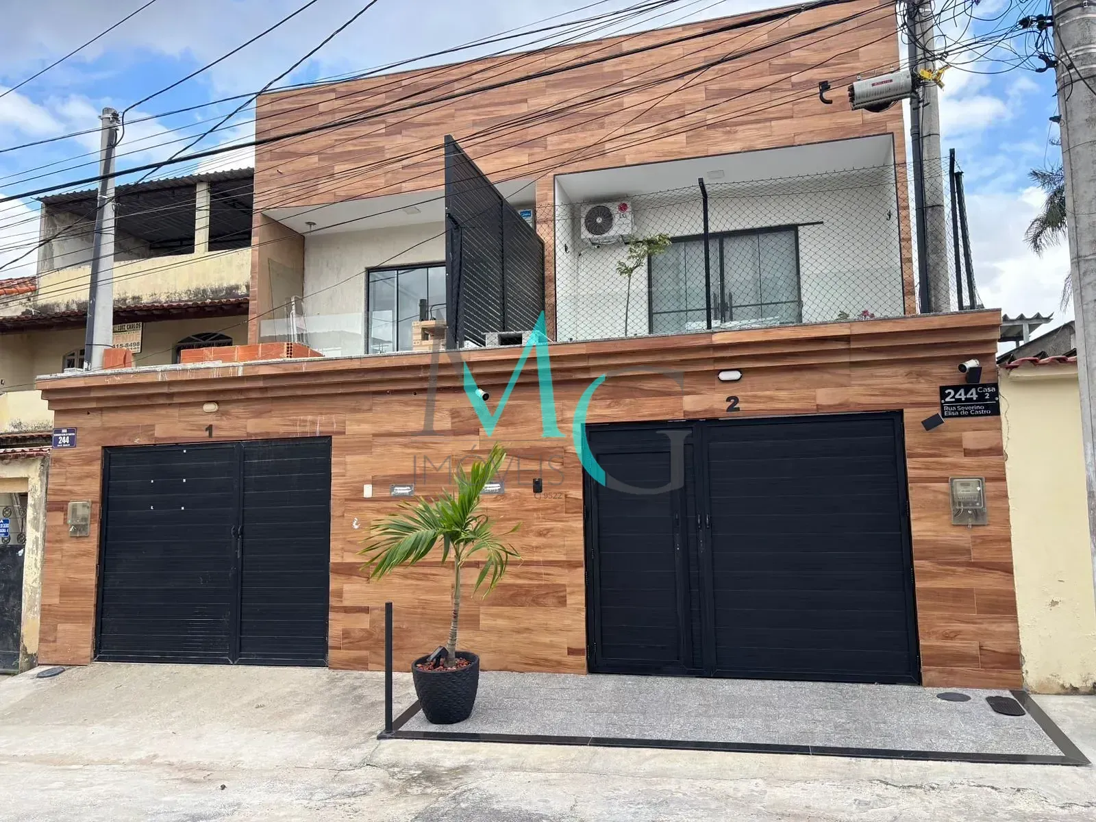 Foto do imóvel Casa Duplex à venda - 359 mil - Jardim Letícia -Campo Grande - RJ