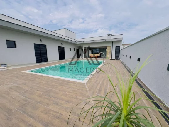 Imagem Casa Térrea com 3 suítes no Ninho Verde I - Mobiliada