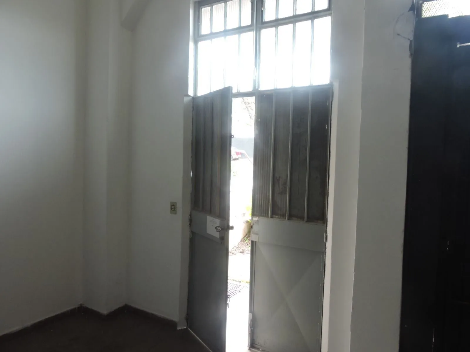 Imagem Loja-Pavilhao-Bairro-Gloria.