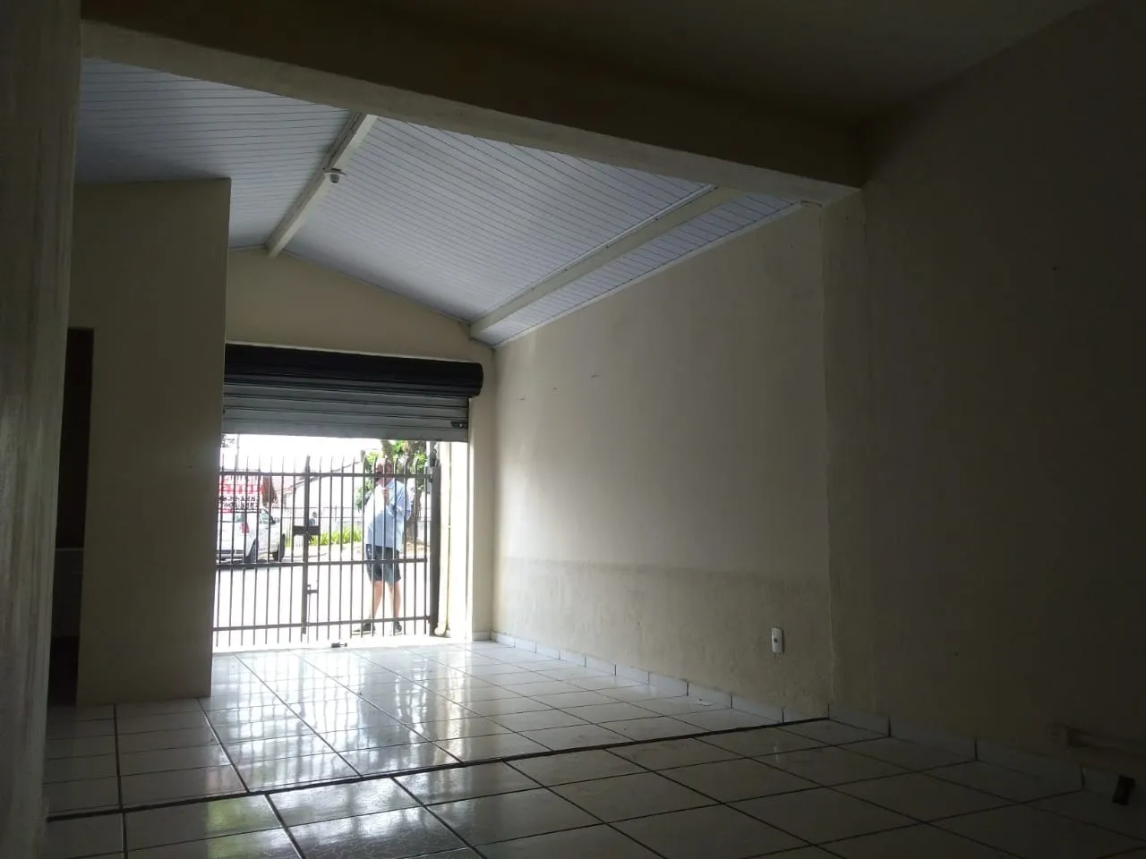 Imagem Comercial à venda 3 Quartos, 3 Vagas, 240M², Chácara do Visconde, Taubaté - SP