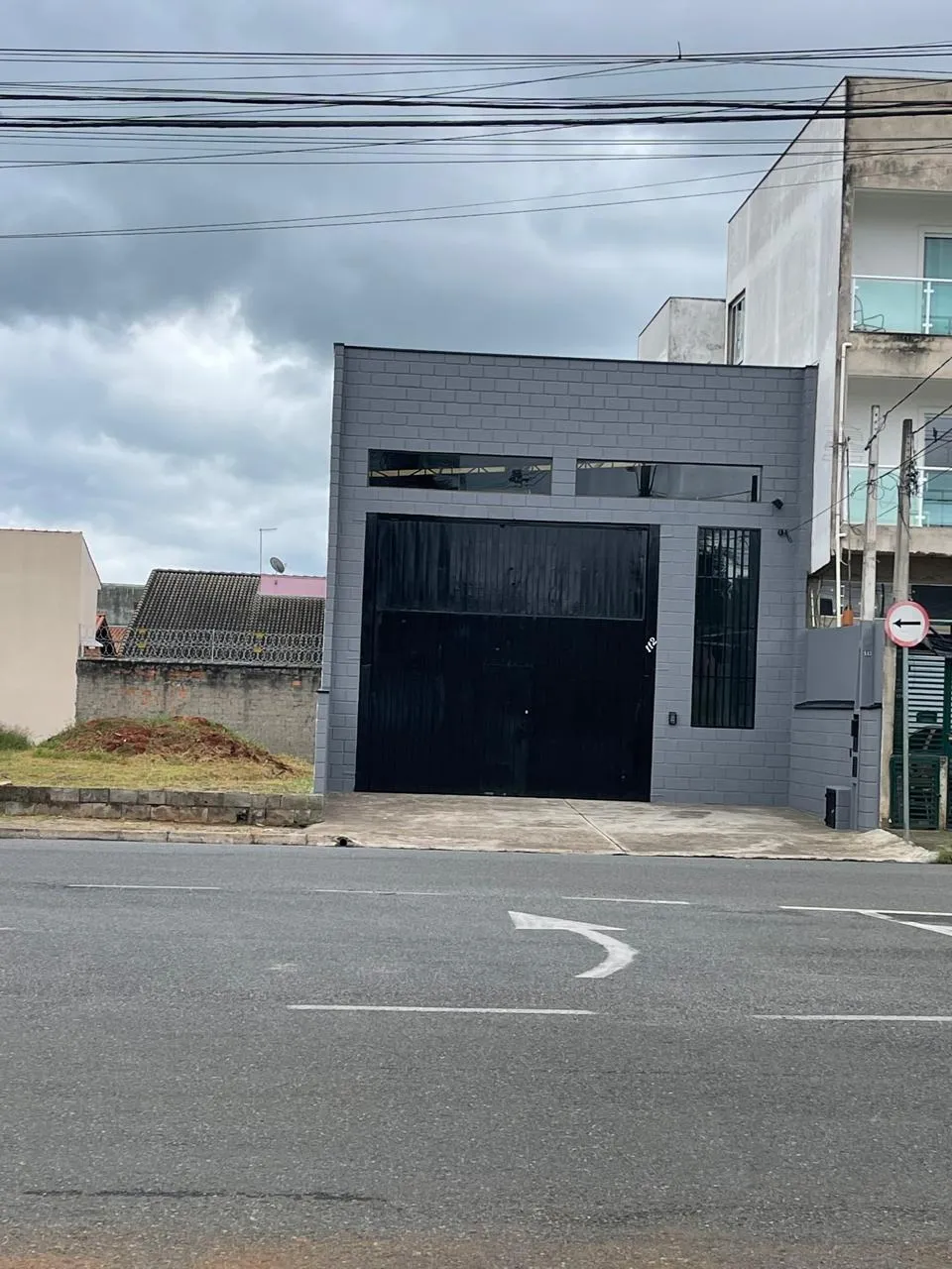 Imagem Galpão Comercial para Locação em Sorocaba - 7m de Pé Direito, Mezanino e Estrutura Completa