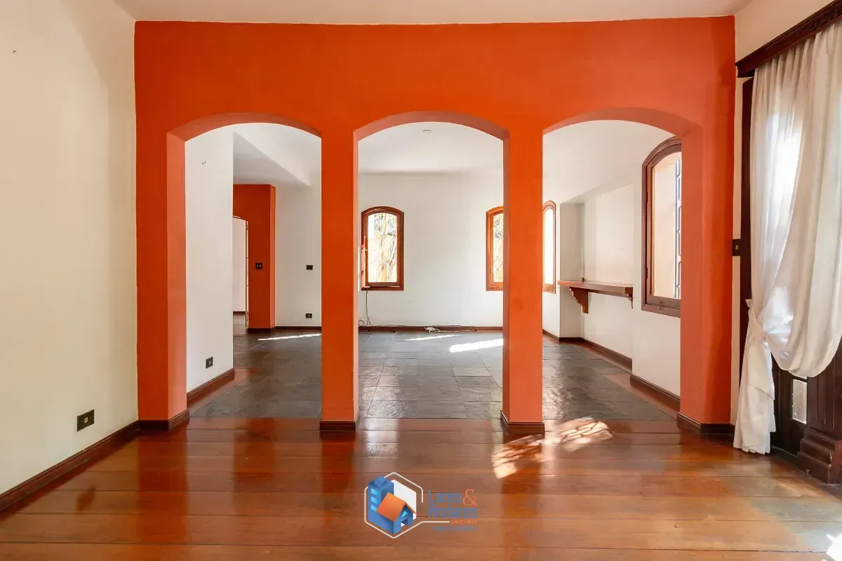 Imagem Sobrado para venda em Sumaré com 3 quartos, sendo 3 suítes, 280m²