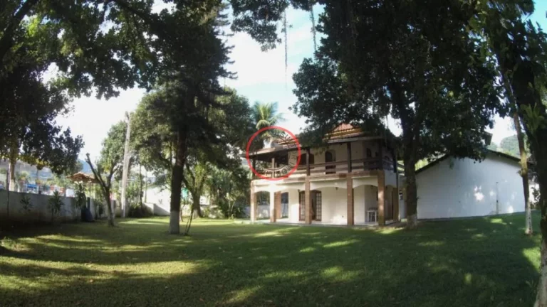 Imagem CASA COM TERRENO DE 1.356 METROS A VENDA, NA PRINCIPAL AVENIDA DE BOISSUCANGA.