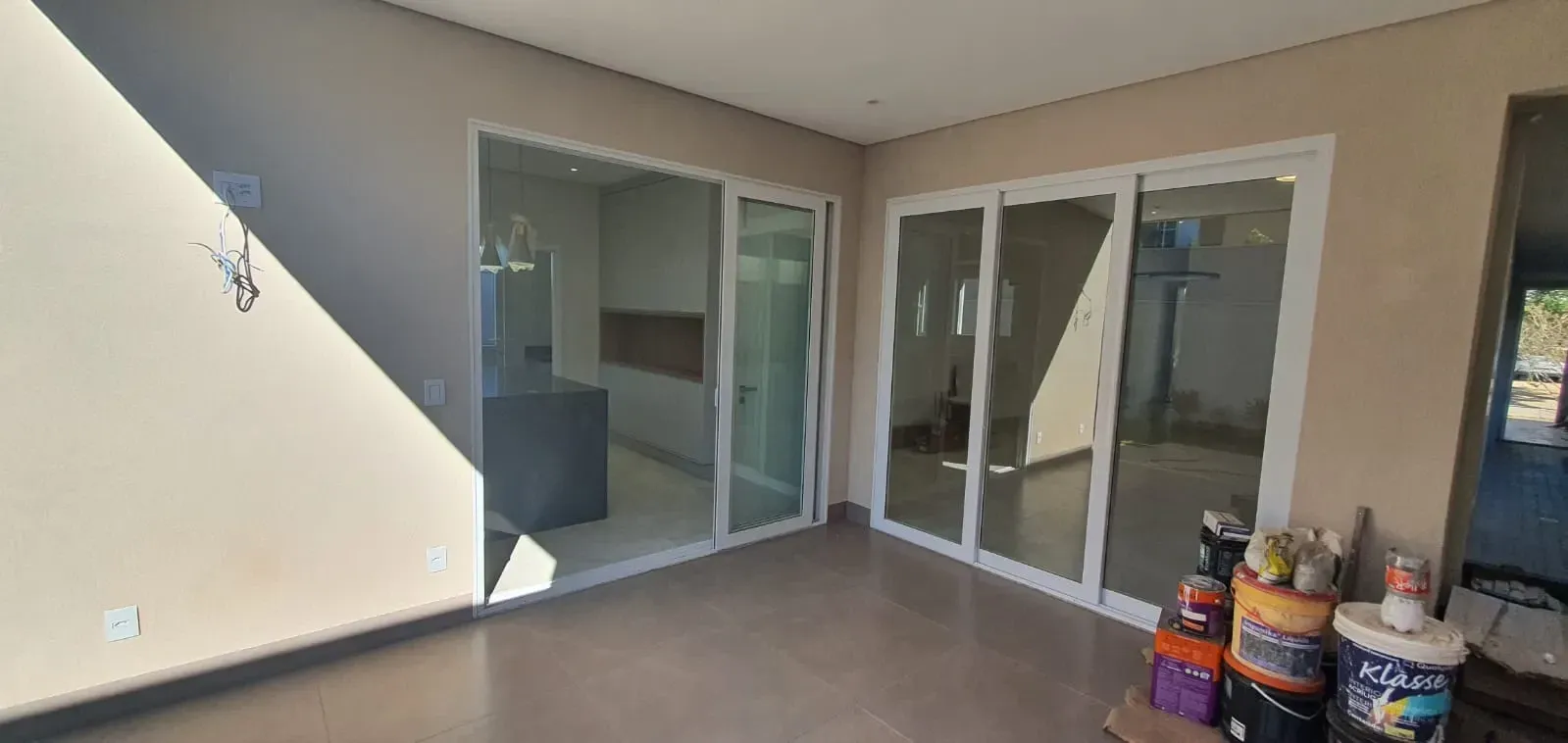 Imagem Imóvel Espetacular à Venda em Araraquara-SP: Casa de Luxo no Condomínio Buona Vita, 3 Suítes e 4 Vagas de Garagem.