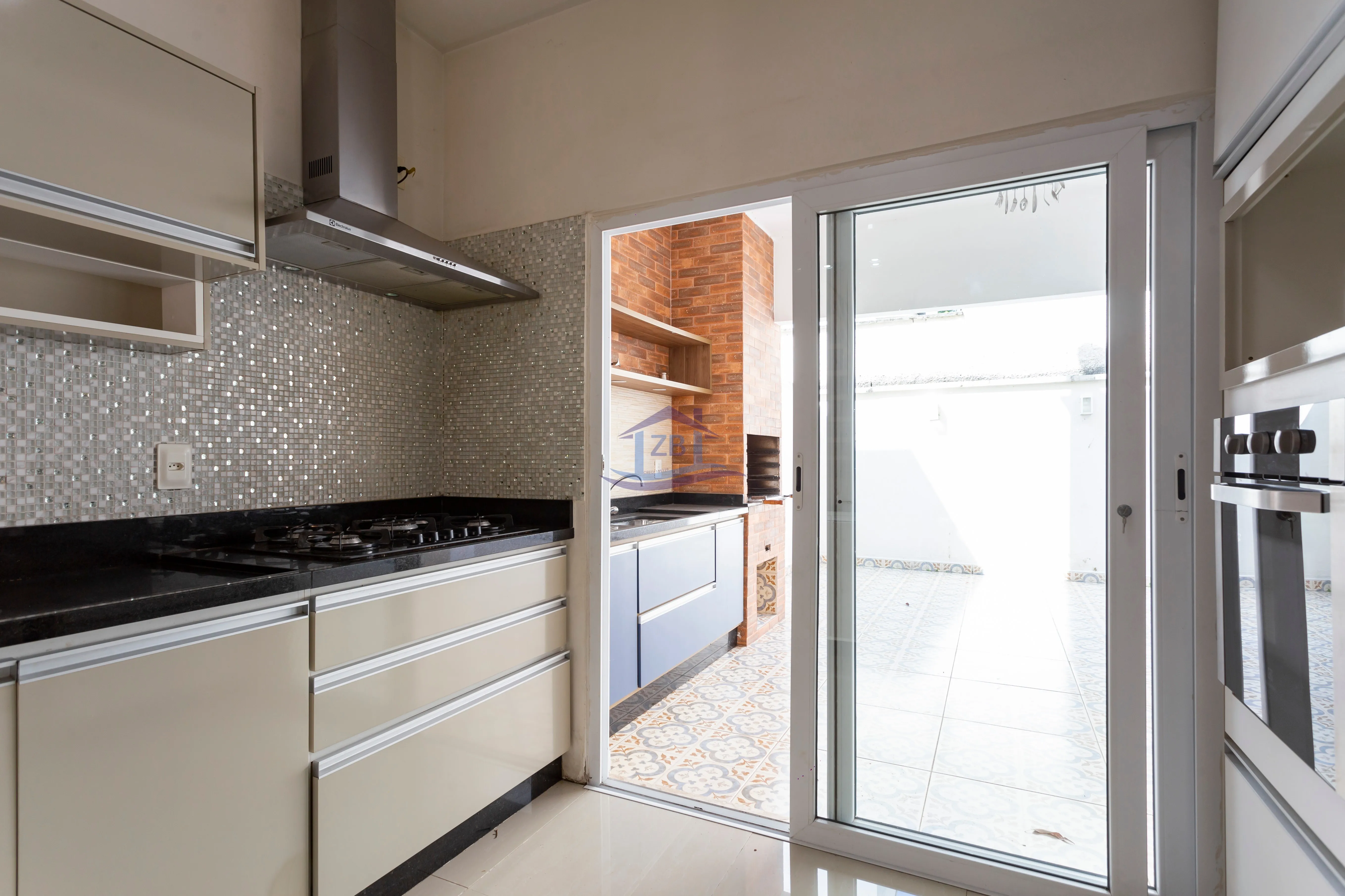 Imagem CASA RESIDENCIAL em COTIA - SP, CHÁCARA PAVOEIRO