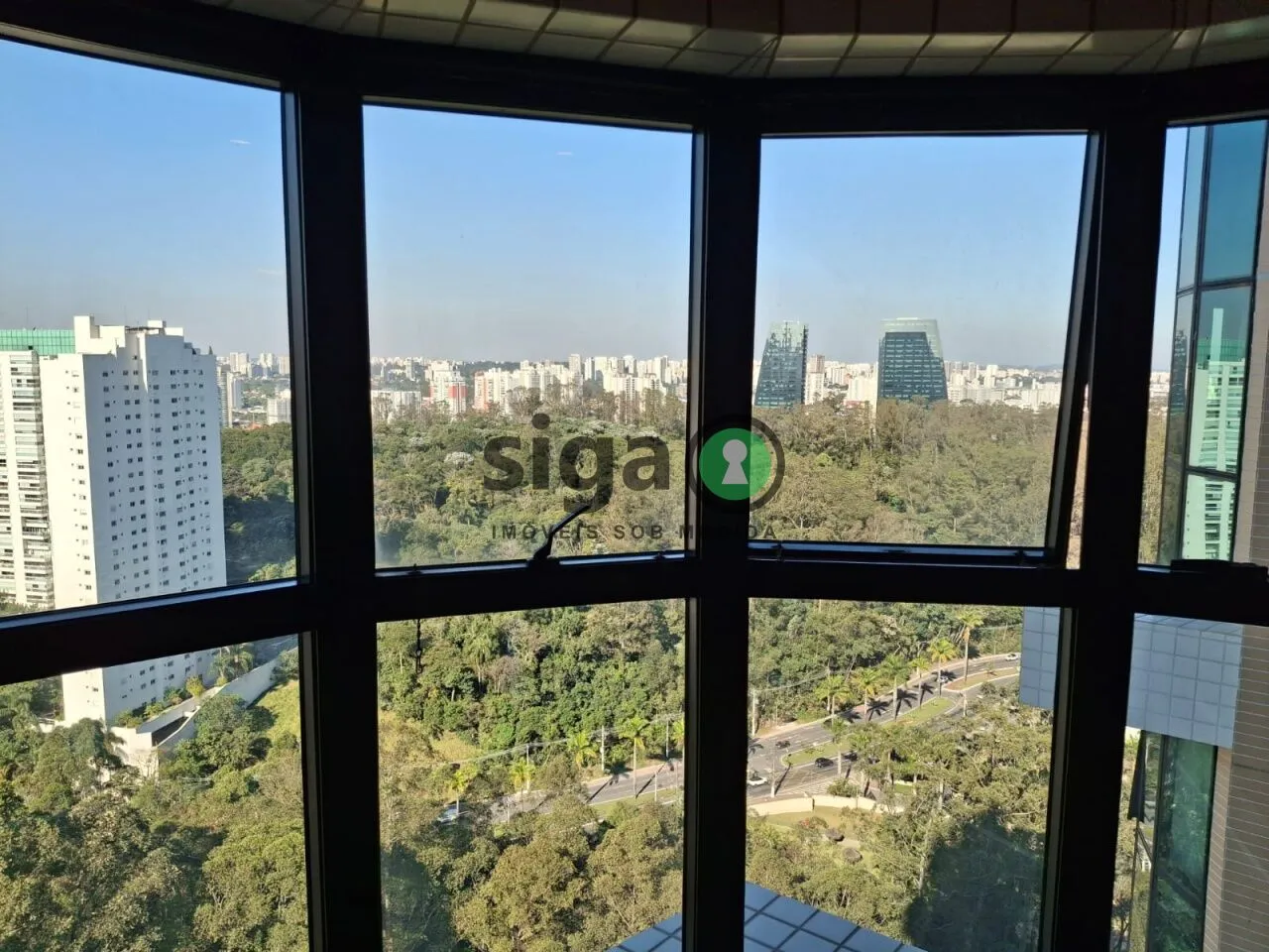 Imagem Apartamento para locação 4 dormitorios, 2 suítes, 3 vagas, 207 metros no Villaggio Panamby-Mobiliado