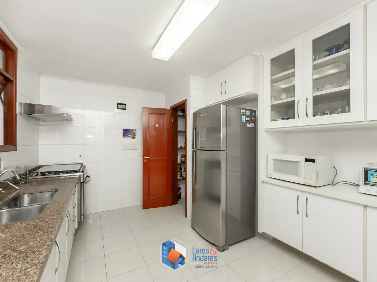 Imagem Sobrado para venda em Vila Sônia com 4 quartos, sendo 2 suítes, 301m²