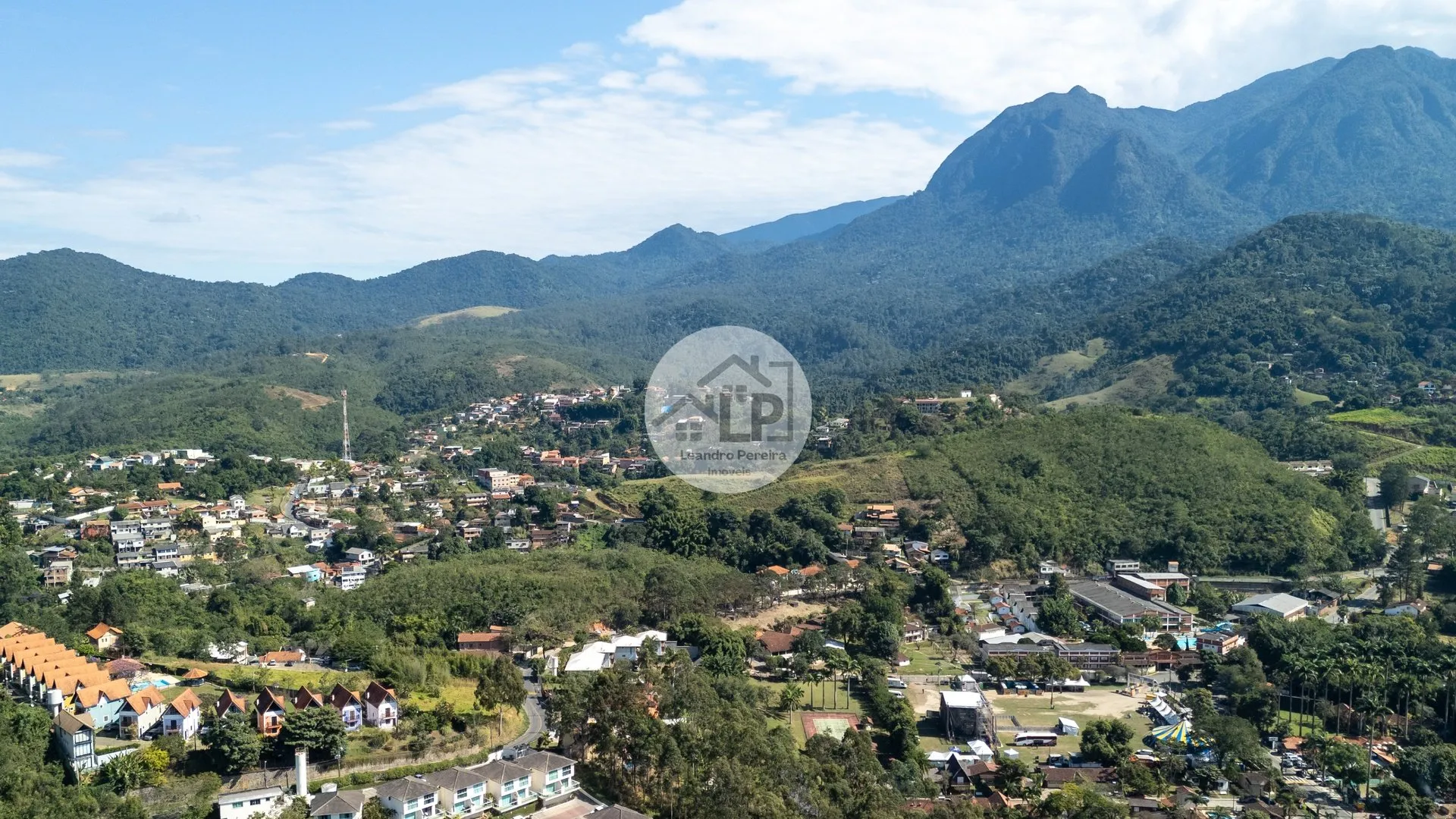 Imagem Lote/Terreno de 11000m² no bairro Penedo, em Itatiaia