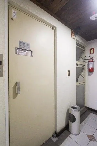 Imagem Vende-se cobertura com 1 quarto, churrasqueira, terraço, 80m² e 1 vaga - Bom Fim