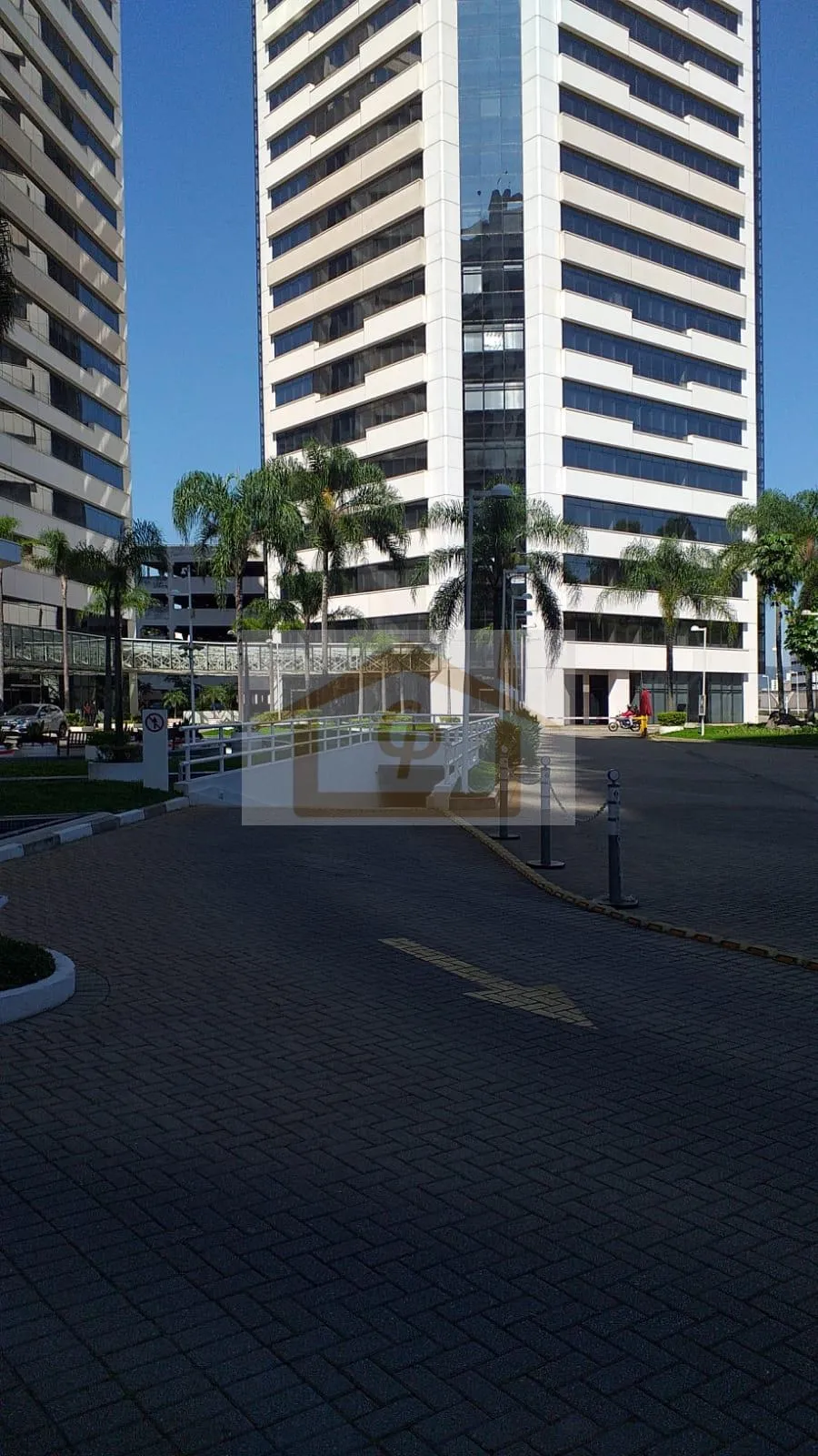Alphaville, 105 m2 Sala Comercial, Escritório mobiliado!